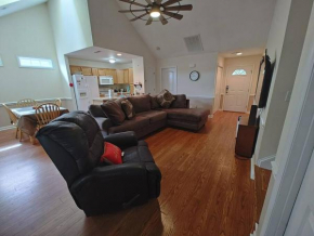 Peaceful 3 BDR in Nature Sanctuary with screened porch